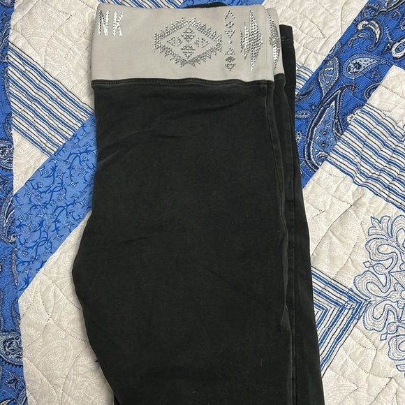 Yoga pants by PINK - Picture 5 of 5